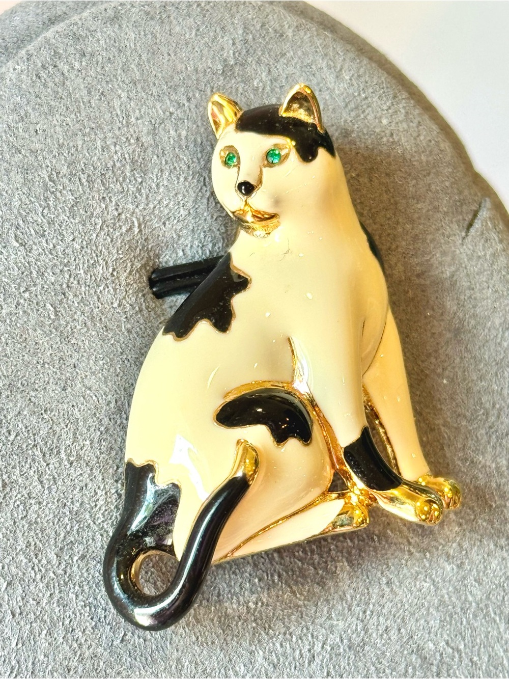 Vintage Signed CT Carucci Enamel Black Cream Cat Brooch Pin Emerald Green Eyes